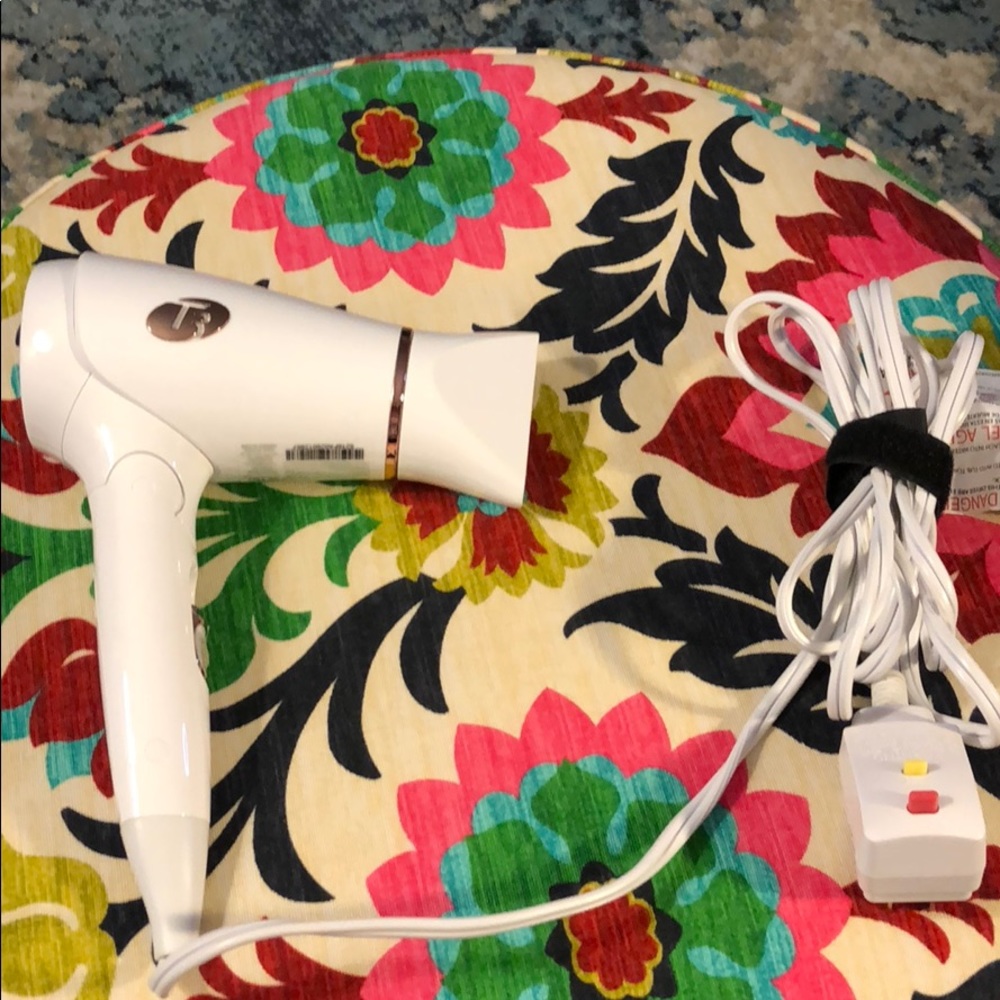 Travel T3, folding Feather Lite hair dryer